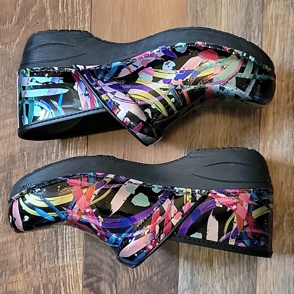 Dansko Multi Brush Stroke Patent - Picture 5 of 7